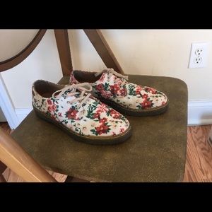NEW Dr. Martens Floral Print Shoe Sz 8